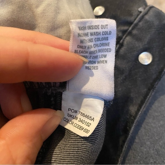 RSQ Women Gray Vintage High Rise Rip Raw Hem Buttoned Fly Jean Shorts Size 26 - Picture 8 of 8